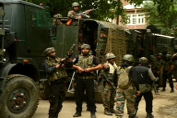 भंडाफोड़ हुआ जम्मू- कश्मीर में आतंकवादी समूह का, लश्कर के 5 सहयोगी गिरफ्तार