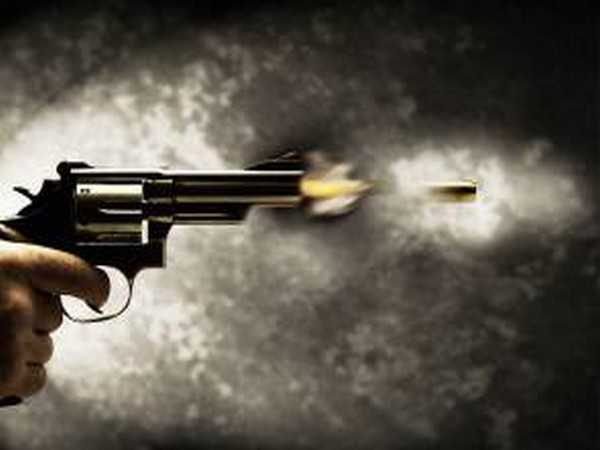 बेखौफ अपराधियों ने दिनदहाड़े युवक को गोली मार किया घायल
