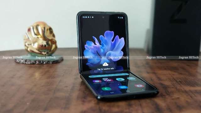 कटौती हुई फोल्डेबल स्मार्टफोन Samsung Galaxy Z Flip की कीमत में...
