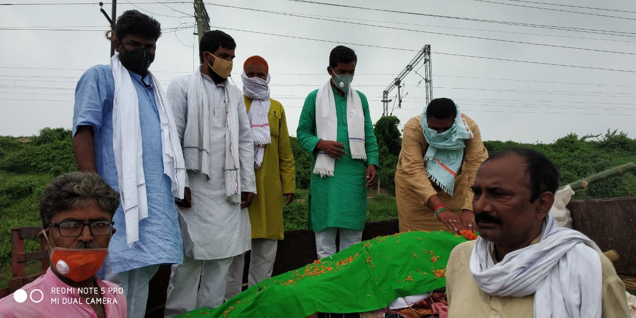 सचिन पायलट के समर्थन में सर्व समाज के नेताओं ने अशोक गहलोत का पुतला फूंका