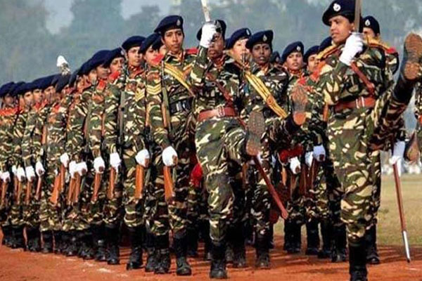 महिलाओं को सेना में स्थायी कमीशन : केंद्र ने मांगा 6 महीने का और समय
