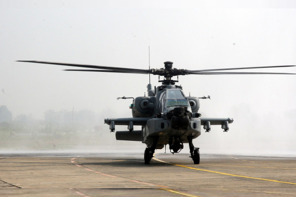 अंतिम 5 अपाचे लड़ाकू हेलीकॉप्टर प्राप्त किए आईएएफ ने