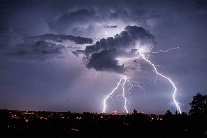 यूपी में  गरज-चमक के साथ भारी बारिश की सम्भावना,  मौसम विभाग ने दी चेतावनी