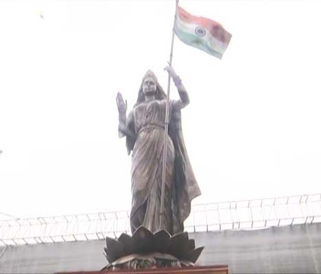 मुख्यमंत्री शिवराज ने किया शौर्य स्मारक में भारत माता की मूर्ति का अनावरण
