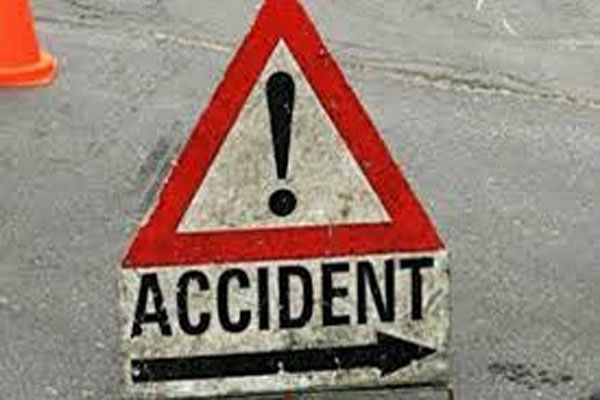 मथुरा में 4 की सड़क दुर्घटना में मौत, 8 घायल
