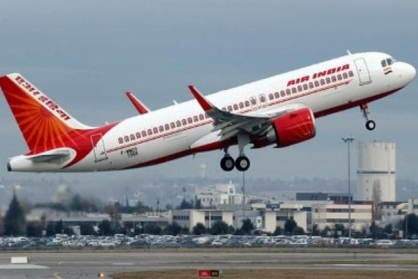 एयर इंडिया के प्रबंधन पर पायलटों ने लगाया भेदभाव करने का आरोप