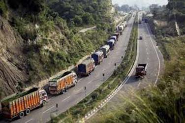 4 दिनों के बाद जम्मू-कश्मीर राष्ट्रीय राजमार्ग फिर से खुल गया