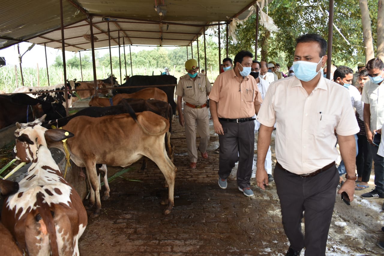 तेज रफ्तार ट्रक ने मकान पर ढाया कहर