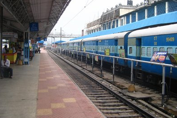 भारतीय रेलवे आने वाले दिनों में यात्री ट्रेनों की संख्या में इजाफा करने की तैयारी में