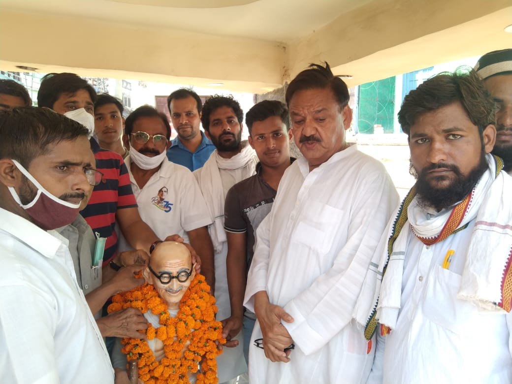 बीबीनगर में राष्ट्रपिता महात्मा गांधी की बीजेपी कार्यकर्ताओं ने मनाई 151वीं जयंती
