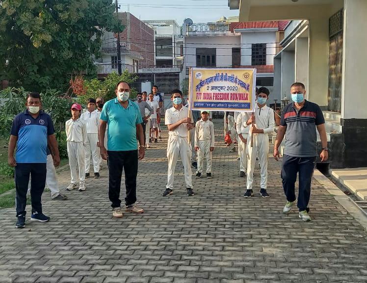 गांधी जयंती की पूर्व संध्या पर निकली पैदल यात्रा