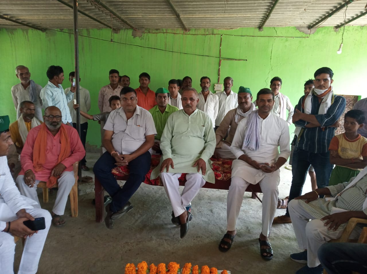 रौनीजा गांव में पप्पू प्रधान के निवास पर हुई भारतीय किसान यूनियन लोक शक्ति की बैठक