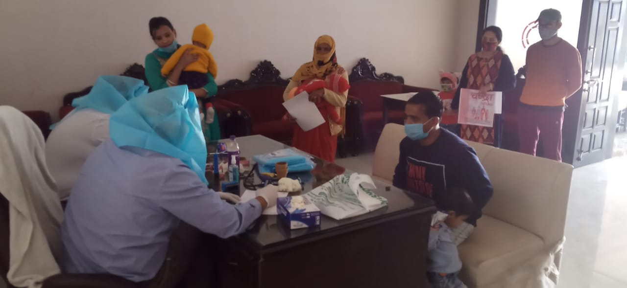 माँ का दूध बच्चे की सेहत के लिये सबसे बेहतर, जहाँगीराबाद में लगा निःशुल्क स्वास्थ्य शिविर
