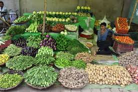 सब्जियों की बढ़ती कीमतों पर योगी सख्त, बोले जमाखोरों के खिलाफ हो कार्रवाई