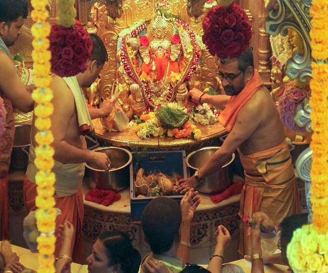 महाराष्ट्र में हटाई गई पूजा स्थलों पर लगी पाबंदी...