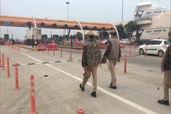 भारी पुलिस बल की तैनाती दिल्ली-जयपुर एक्सप्रेसवे पर