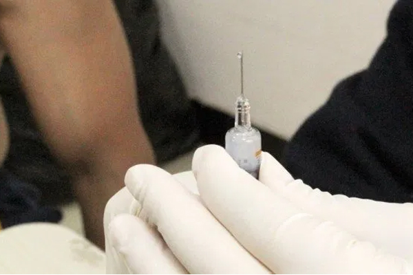 वैज्ञानिकों-डॉक्टरों के फोरम ने मांग की, वापस लें कोविड टीकों को मंजूरी