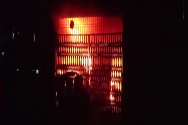 मुजफ्फरपुर के मनियारी पुलिस स्टेशन में आग लगी