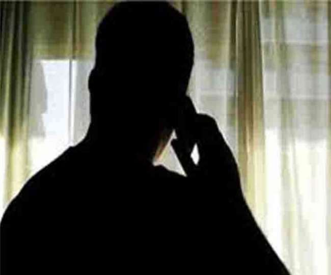 घूस से जुड़े मामले में कानपुर में भी हटाई गईं एसडीएम, एसीएम पति और तहसीलदार पर जांच