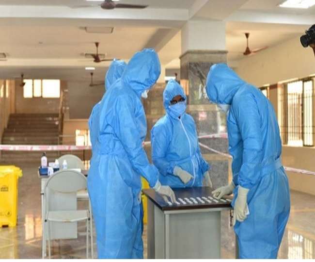 उत्तर प्रदेश में बेहद खतरनाक स्तर पर कोरोना वायरस, 24 घंटे में आए इतने केस