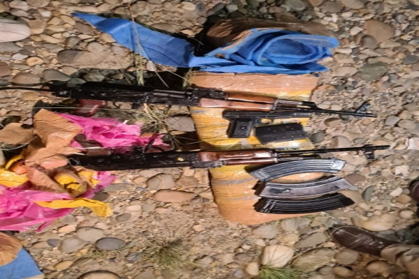 किश्तवाड़ के छातरु से हथियार बरामद, पुलिस-सेना का तलाशी अभियान जारी