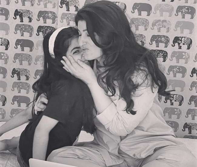 ट्विंकल खन्ना ने शेयर किया बेटी नितारा का वीडियो, क्यूट आवाज पर फिदा हुए फैंस