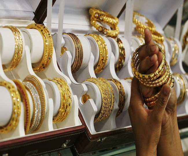 सोना खरीदने का सोणा मौका! साल में पहली बार इतना सस्ता मिल रहा है Gold