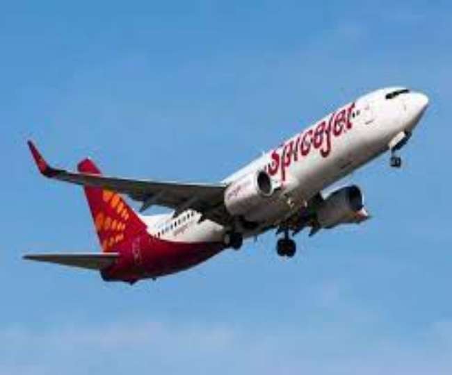 जानिए क्यों आसमान में एक घंटे तक मडराता रहा विमान, गोरखपुर के यात्रीयों को वाराणसी ही उतरना पड़ा