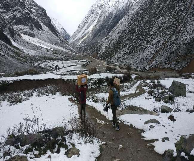 रं कल्याण संस्थान द्वारा उच्च हिमालयी गांव में ने पहुंचाई गई कोविड किट