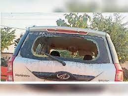 चोरों ने खड़ी कार का शीशा तोड़कर पांच लाख रुपये, लाइसेंसी पिस्तौल और अन्य सामान किया चोरी