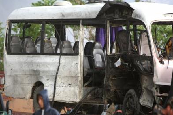 काबुल में यात्रियों की बस में धमाका, कम से कम 10 की मौत, कई घायल