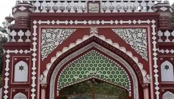 अलीगढ में करीब 100 साल पहले बनी मस्जिद अब हटाई जाएगी, जानिए क्या है वजह