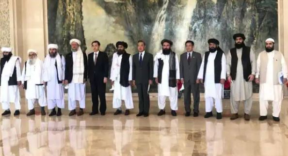अफगानिस्तान के बड़े हिस्से पर कब्ज़ा करने के बाद तालिबान का एक प्रतिनिधिमंडल पहुंचा चीन