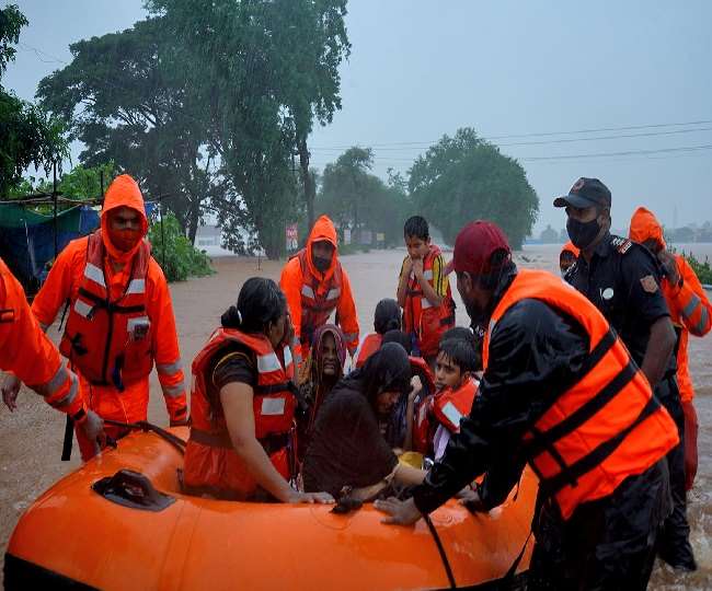 अमेरिका के NGO ‘अमेरिकेयर्स ने महाराष्ट्र के बाढ़ प्रभावित लोगों के लिए भेजी मेडिकल टीम