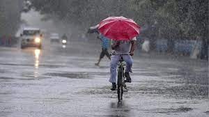 नोएडा और ग्रेटर नोएडा में सोमवार को हुई बारिश से लोगों को गर्मी से मिली राहत