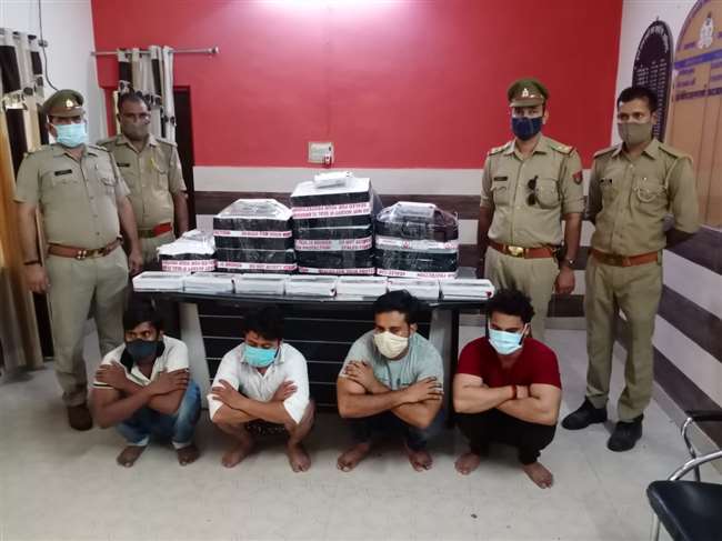 अलीगढ़ में रीबॉक का फर्जी कॉल सेंटर पकड़ा, 11 गिरफ्तार
