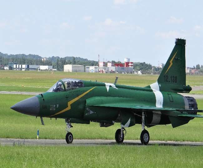 चीन के बनाए JF-17 से पाकिस्तानी वायु सेना परेशान, ड्रैगन के पास भी नहीं है इलाज