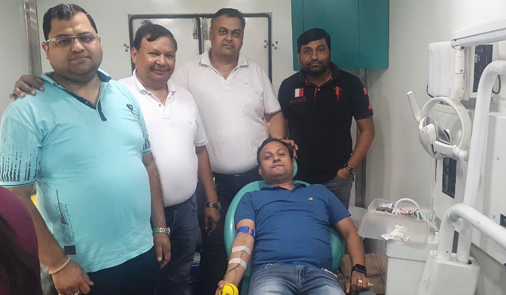 रक्तदान महादान: रोटरी क्लब ग्रेनो ने लगाया ब्लड डोनेशन कैंप