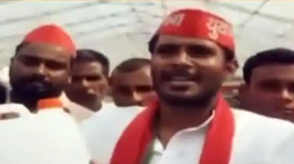 CM Yogi meeting place को गंगाजल छिड़ककर शुद्ध करने वाला SP नेता गिरफ्तार