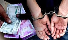 कार सवार युवकों ने शराब ठेका संचालक के साथ मारपीट कर 55 हजार रुपये लूट की