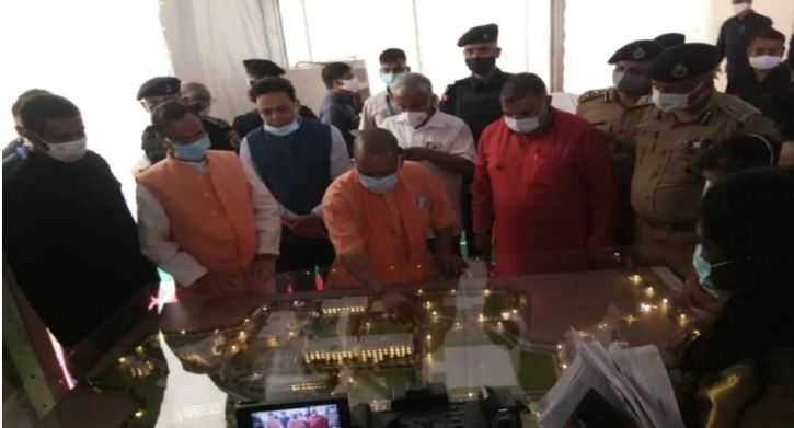अलीगढ़ में सीएम योगी ने राजा महेंद्र प्रताप सिंह यूनिवर्सिटी मॉडल का किया निरीक्षण
