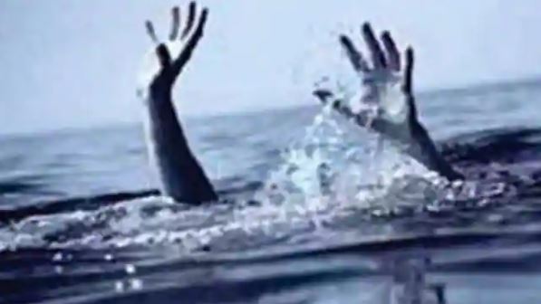 अंतिम संस्कार के बाद नदी में नहा रहे दो लड़के तेज बहाव में बहे, लापता
