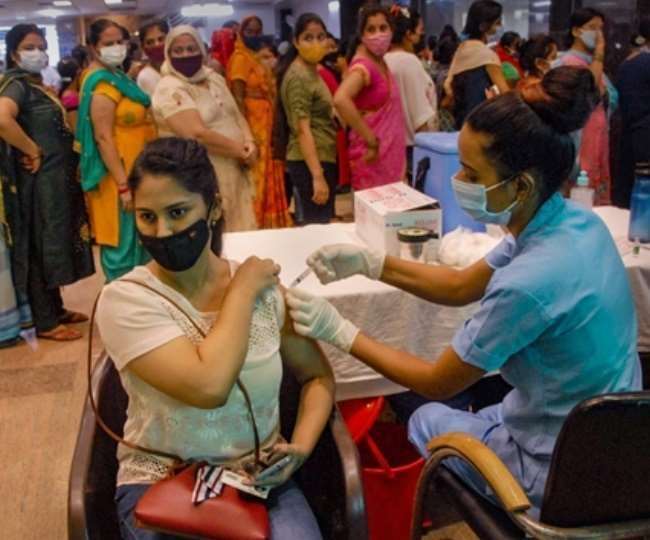 भारत में कोरोना वैक्सीन के 100 करोड़ डोज पूरे