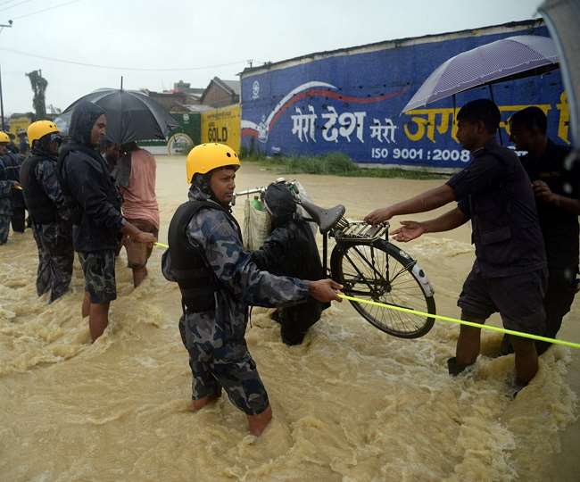 नेपाल में बाढ़ और भूस्खलन से बुरा हाल, कम से कम 88 लोगों की मौत, दर्जनों लापता