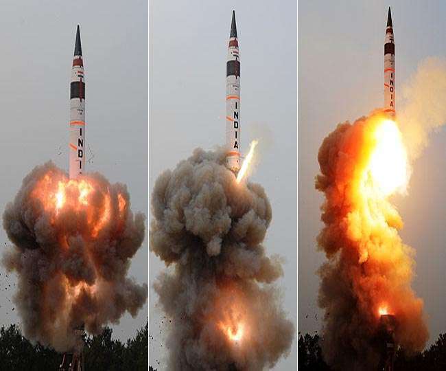 चीनी ड्रैगन को टक्‍कर देगा भारत का 'अग्निबाण', जानें किसकी मिसाइल में कितना दम