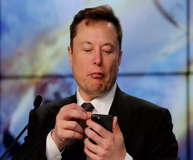 मस्क ने निभाया ट्विटर पर किया वादा, बेच दिए Tesla के अरबों के शेयर