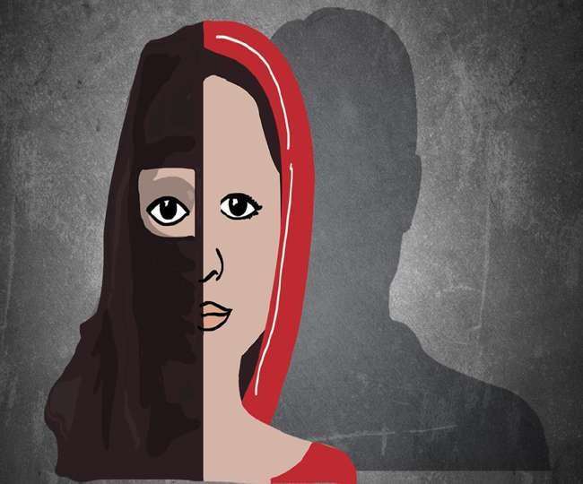 नोएडा: 'मेरी पत्नी हनीट्रैप में लोगों को फंसाती है', थाने में शिकायत लेकर पहुंचा पति