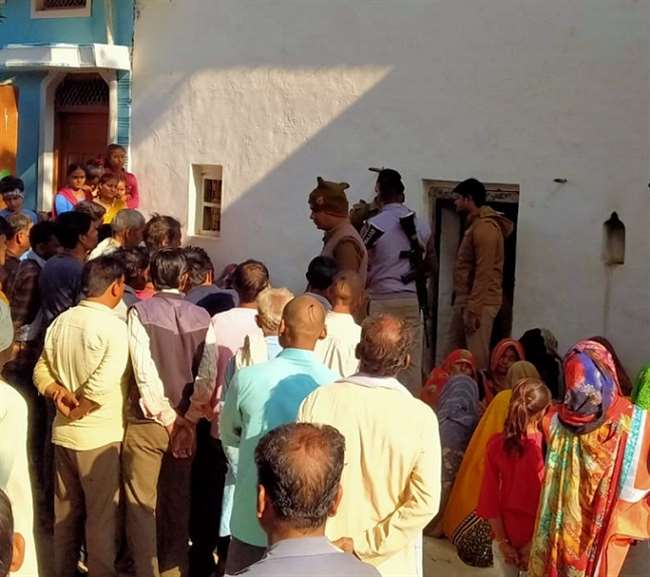 गोरखपुर: मुख्यमंत्री ने अखंड ज्योति को प्रज्वलित कर रथ किया रवाना