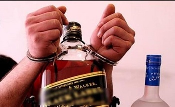 ग्रेटर नोएडा में शराब तस्कर गिरफ्तार, 5.4 लाख रुपये की शराब जब्त