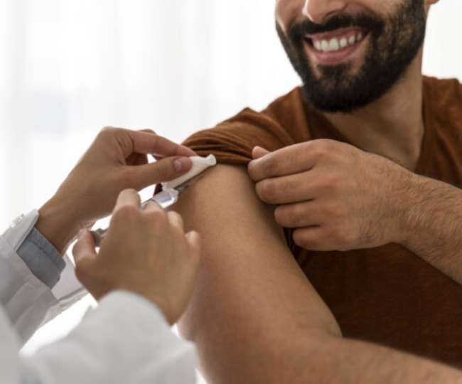 10 जनवरी से 60 प्लस और हेल्थ वर्कर्स को लगेगी कोरोना वैक्सीन की प्रिकॉशन डोज